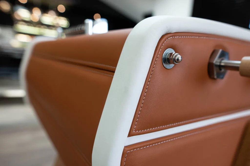 Galerie créations artistiques babyfoot sulpie cuir haut de gamme luxe