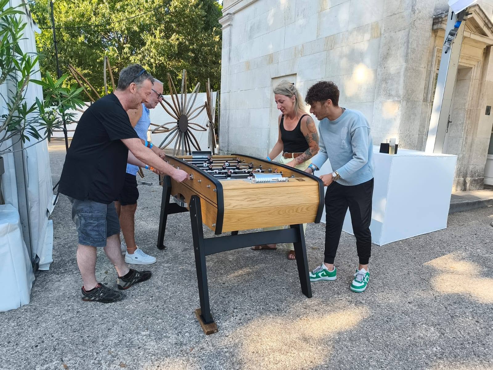 Baby-foot en chêne massif Sulpie au festival Blues Passions
